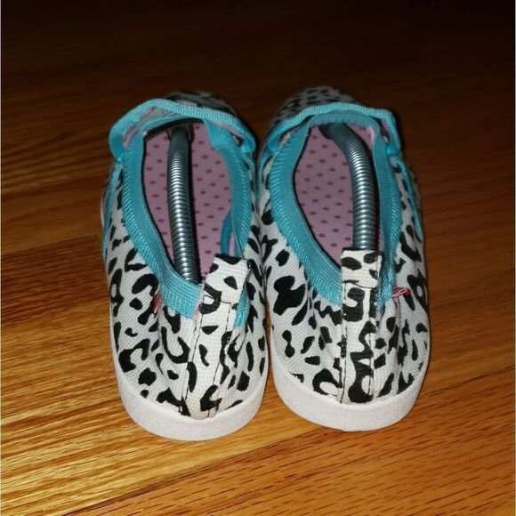 Dimmi cow print fabric slip-on flats - Picture 4 of 7